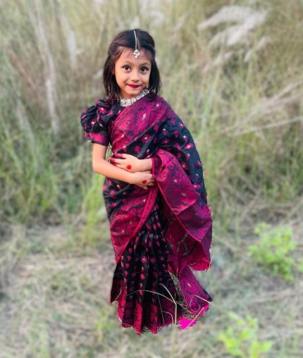 নাকফুল জামদানী রেডি শাড়ী